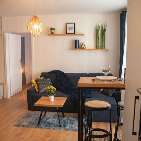 Apartament Niebieski - Okrzei เคียลเซ ภายนอก รูปภาพ