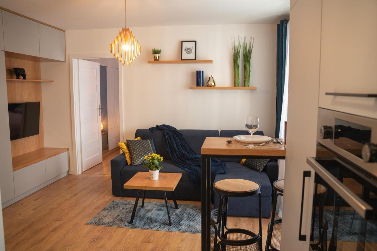 Apartament Niebieski - Okrzei เคียลเซ ภายนอก รูปภาพ