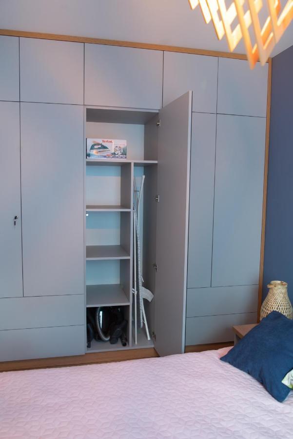 Apartament Niebieski - Okrzei เคียลเซ ภายนอก รูปภาพ
