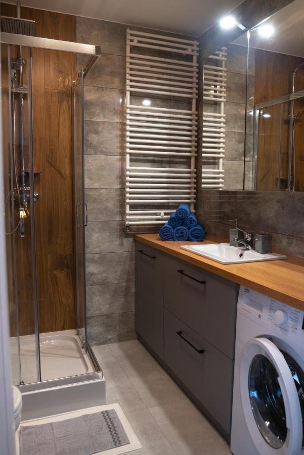 Apartament Niebieski - Okrzei เคียลเซ ภายนอก รูปภาพ