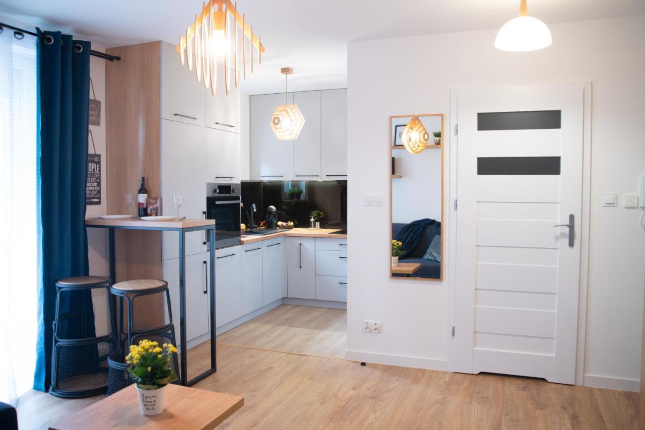 Apartament Niebieski - Okrzei เคียลเซ ภายนอก รูปภาพ