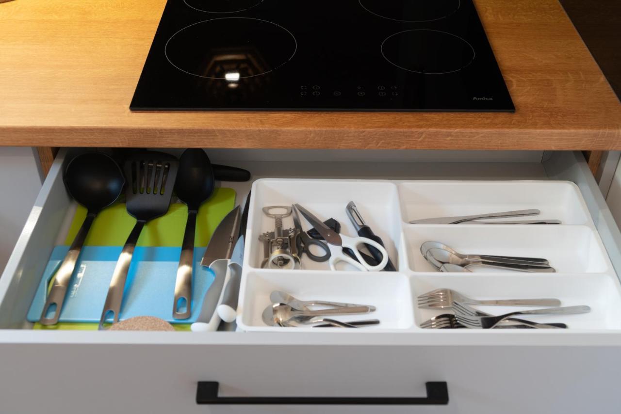 Apartament Niebieski - Okrzei เคียลเซ ภายนอก รูปภาพ