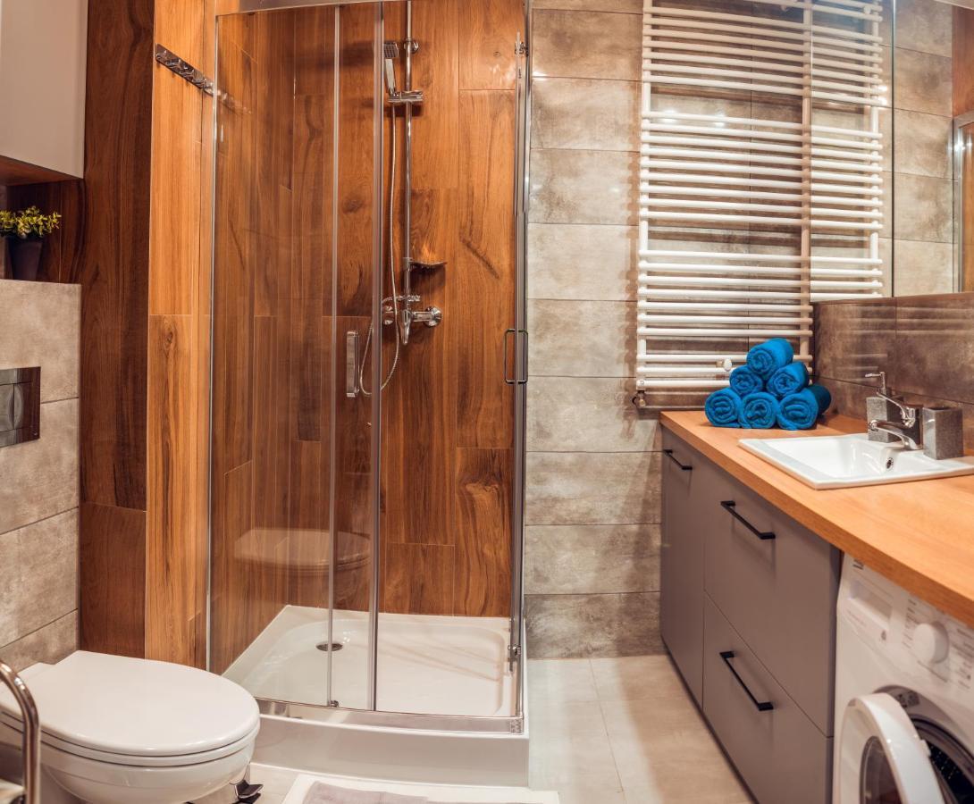 Apartament Niebieski - Okrzei เคียลเซ ภายนอก รูปภาพ