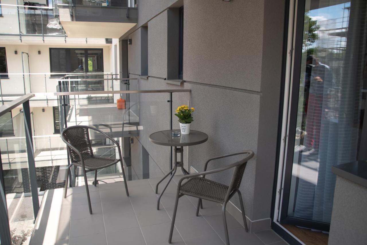 Apartament Niebieski - Okrzei เคียลเซ ภายนอก รูปภาพ